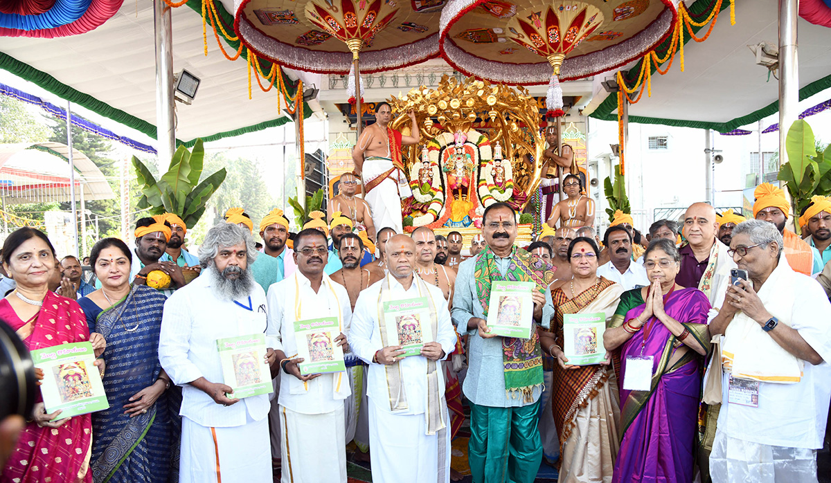 Sri_20Vari_20Navaratri_20Brahmotsavam_202023_20Pictures_20-16.jpg 15