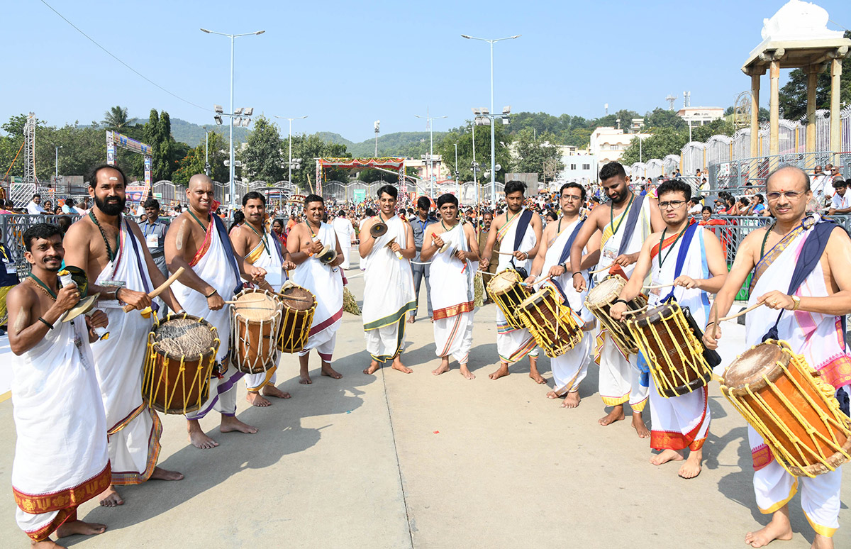 Sri_20Vari_20Navaratri_20Brahmotsavam_202023_20Pictures_20-17.jpg 16