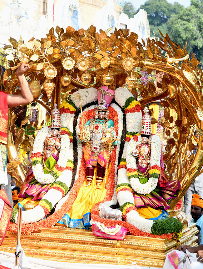 Sri_20Vari_20Navaratri_20Brahmotsavam_202023_20Pictures_20-18.jpg 17