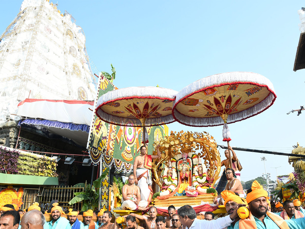 Sri_20Vari_20Navaratri_20Brahmotsavam_202023_20Pictures_20-2.jpg 2
