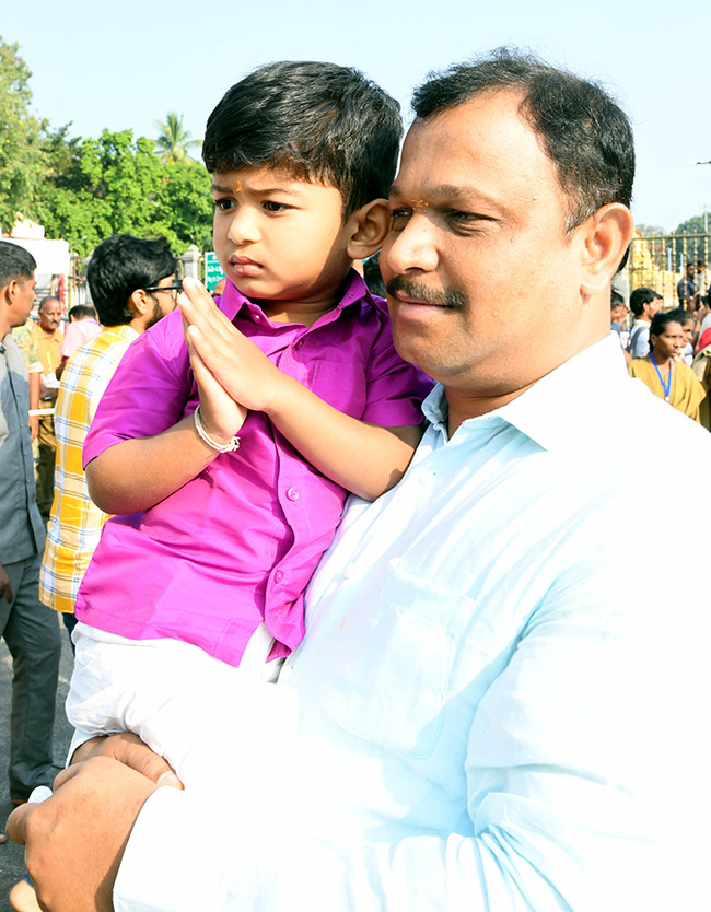 Sri_20Vari_20Navaratri_20Brahmotsavam_202023_20Pictures_20-29.jpg 28