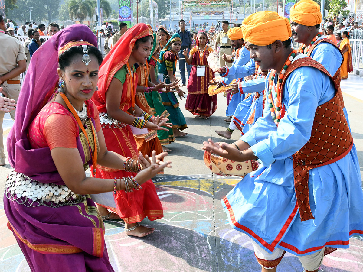 Sri_20Vari_20Navaratri_20Brahmotsavam_202023_20Pictures_20-33.jpg 32