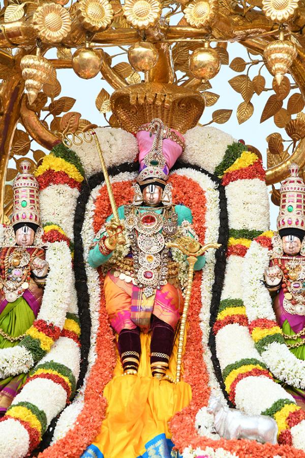 Sri_20Vari_20Navaratri_20Brahmotsavam_202023_20Pictures_20-38.jpg 37