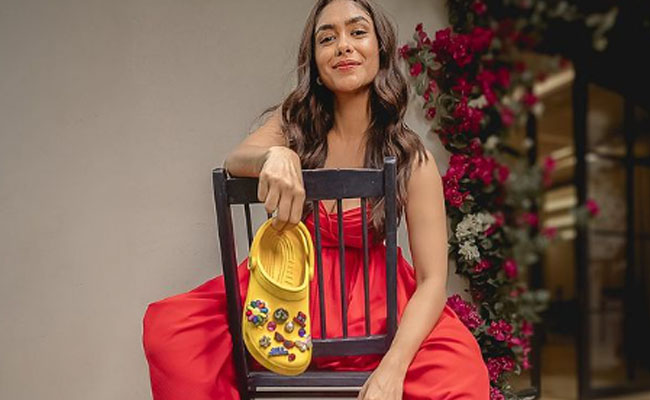 mrunal-thakur_0.jpg