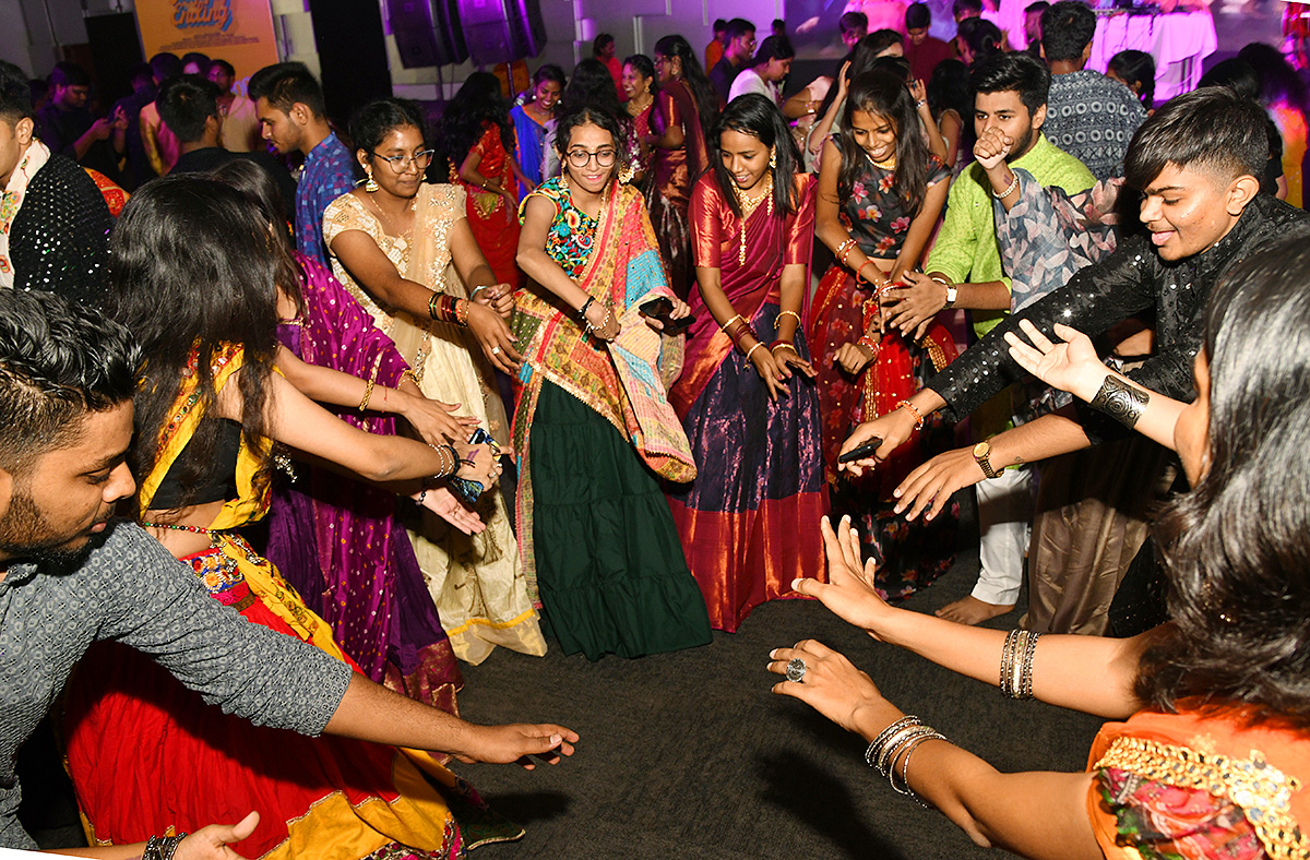 Hamstic_20Celebrating_20Dandiya_20at_20NConvenction_20Madhapur-3.jpg 3