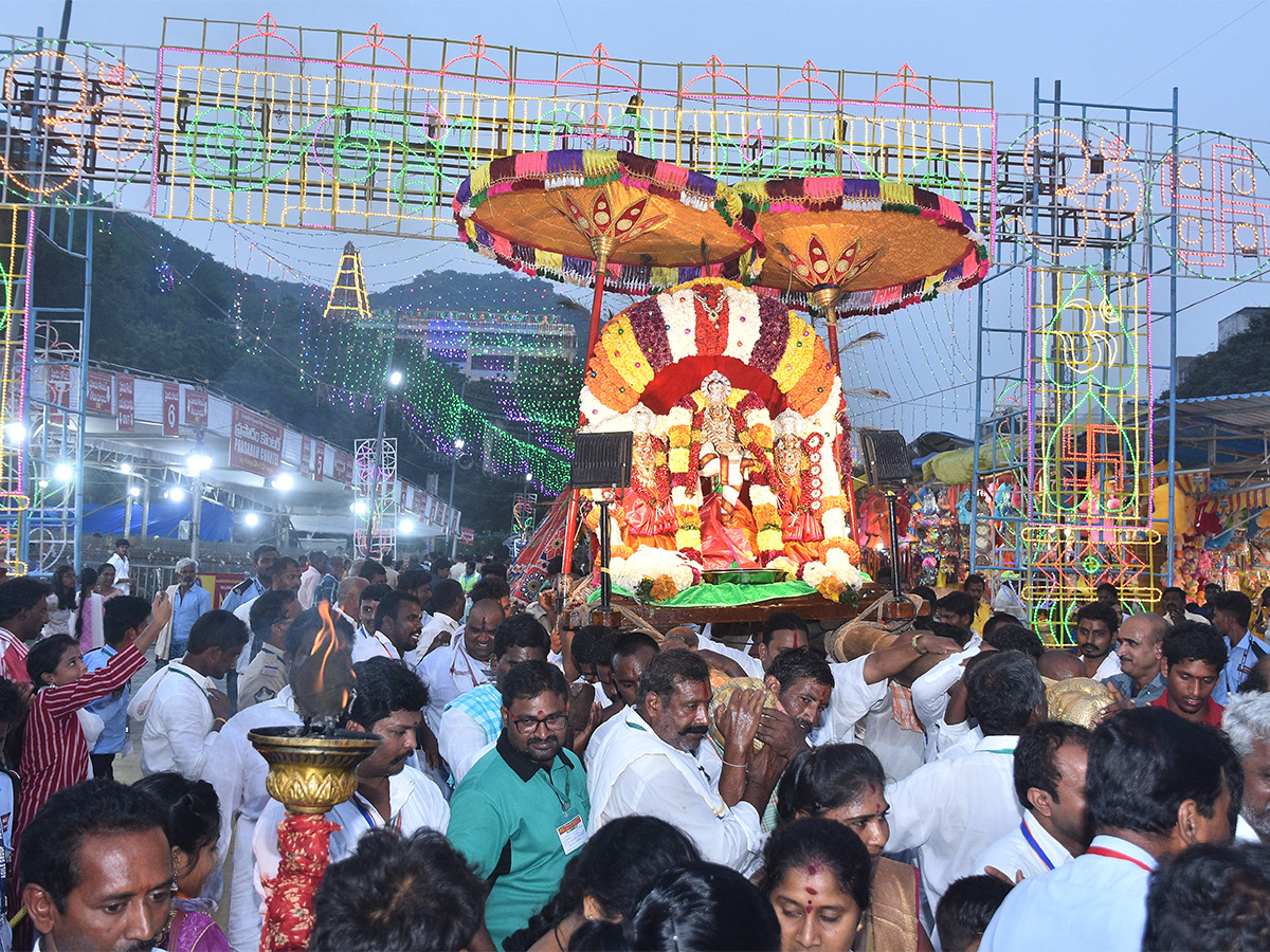 Navaratri_20Utsavalu_20Celebration_202023_20at_20Vijayawada-3.jpg 3