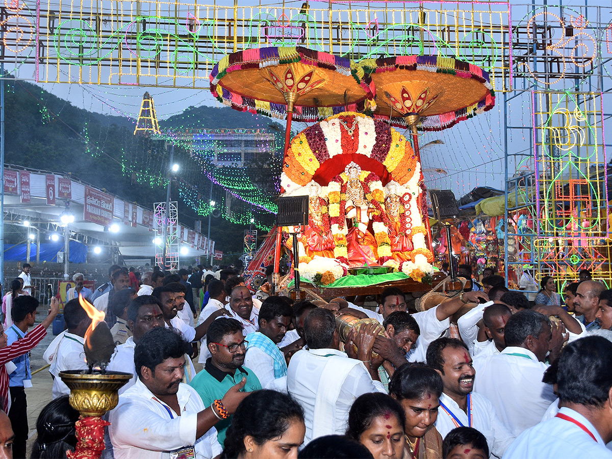 Navaratri_20Utsavalu_20Celebration_202023_20at_20Vijayawada-34.jpg 33