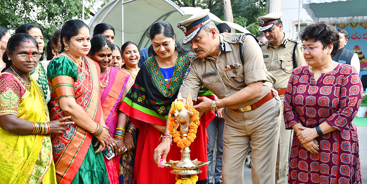 Bathukamma_20Celebrations_20At_20DGP_20Head_20Office_20-13.jpg 13