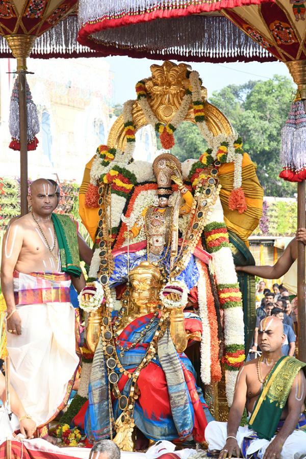 Hanumantha_20Vahana_20Tirumala_20brahmotsavam_202023_20Pics-10.jpg 10