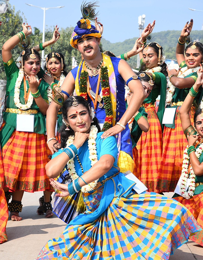 Hanumantha_20Vahana_20Tirumala_20brahmotsavam_202023_20Pics-12.jpg 12