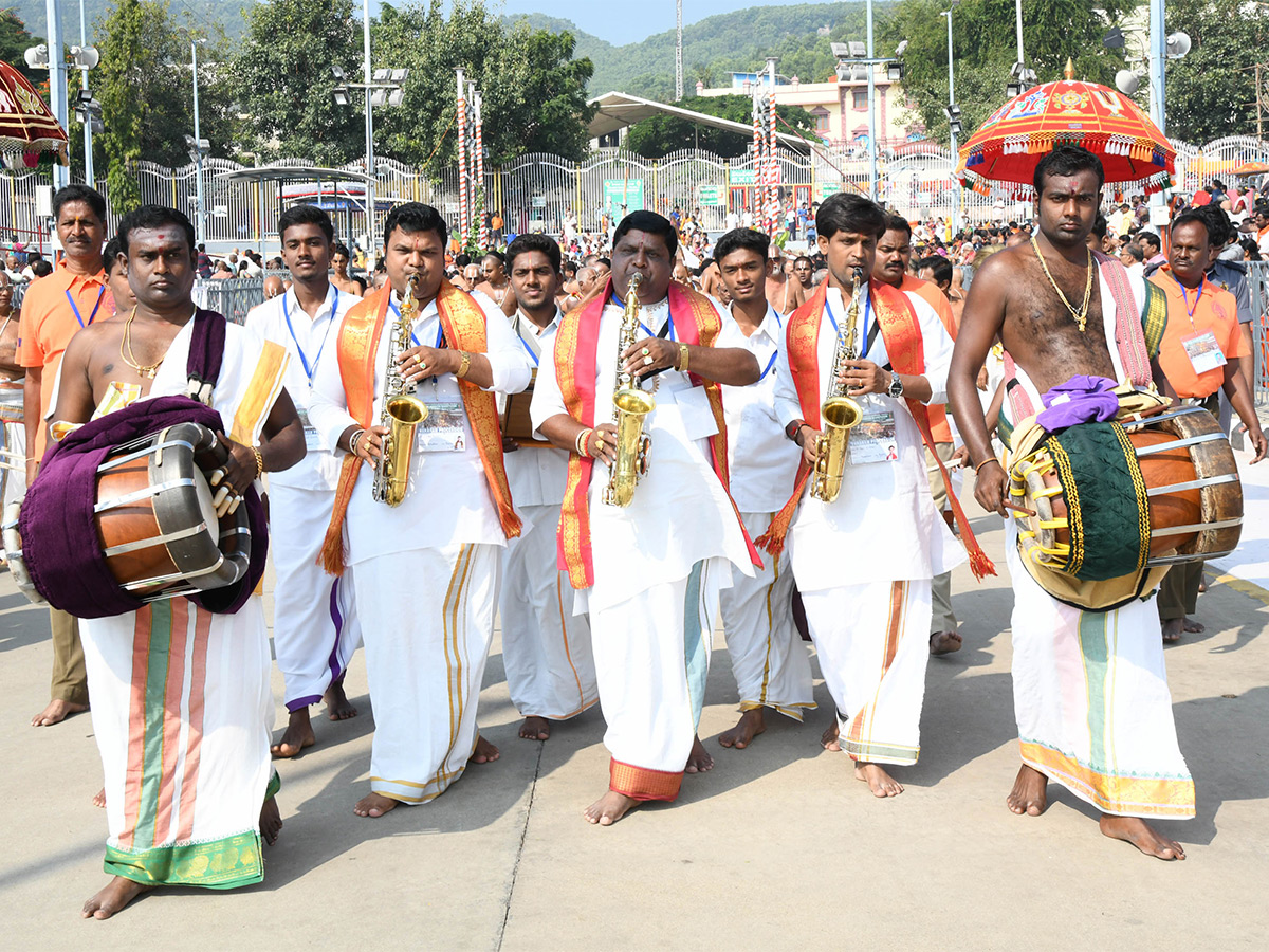 Hanumantha_20Vahana_20Tirumala_20brahmotsavam_202023_20Pics-13.jpg 13