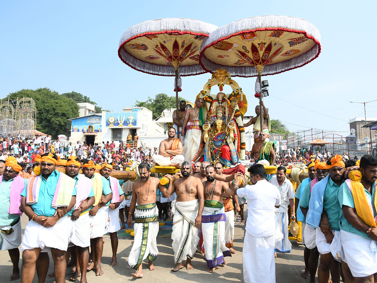 Hanumantha_20Vahana_20Tirumala_20brahmotsavam_202023_20Pics-16.jpg 15