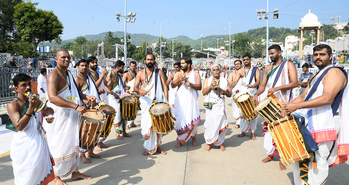 Hanumantha_20Vahana_20Tirumala_20brahmotsavam_202023_20Pics-19.jpg 17
