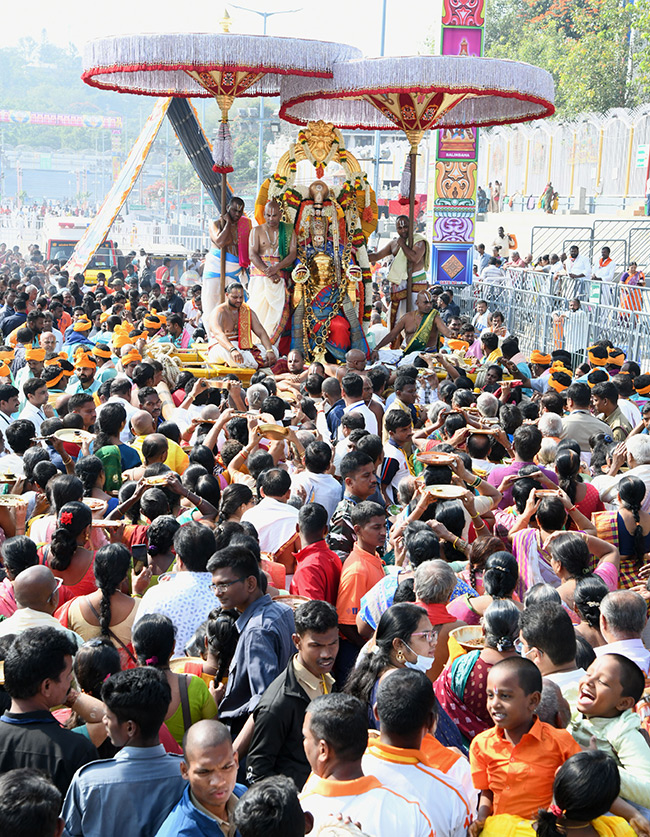 Hanumantha_20Vahana_20Tirumala_20brahmotsavam_202023_20Pics-23.jpg 21