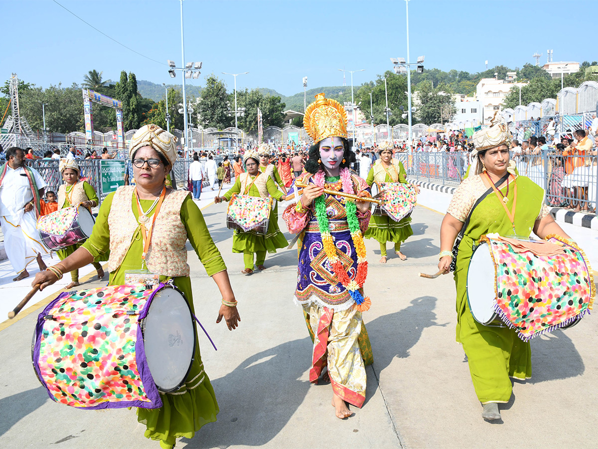 Hanumantha_20Vahana_20Tirumala_20brahmotsavam_202023_20Pics-26.jpg 24