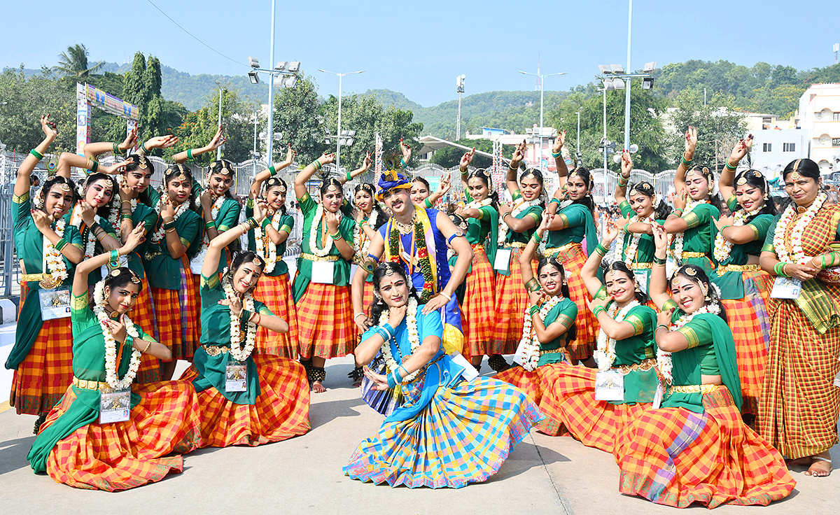 Hanumantha_20Vahana_20Tirumala_20brahmotsavam_202023_20Pics-31.jpg 29