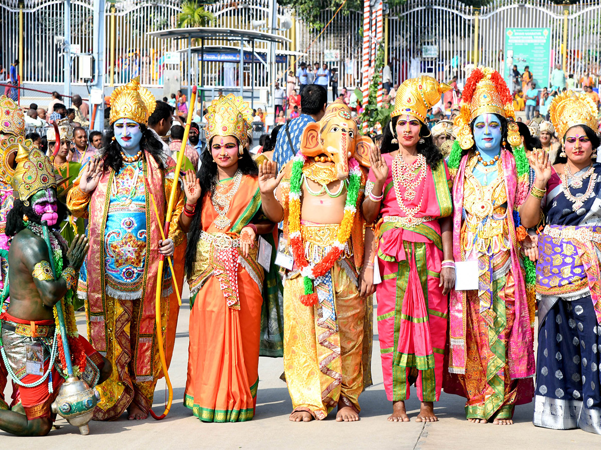 Hanumantha_20Vahana_20Tirumala_20brahmotsavam_202023_20Pics-35.jpg 33