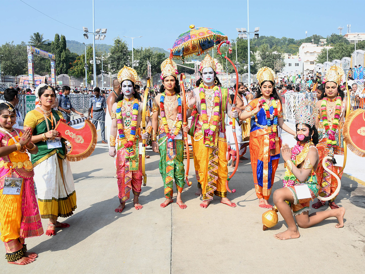 Hanumantha_20Vahana_20Tirumala_20brahmotsavam_202023_20Pics-40.jpg 38