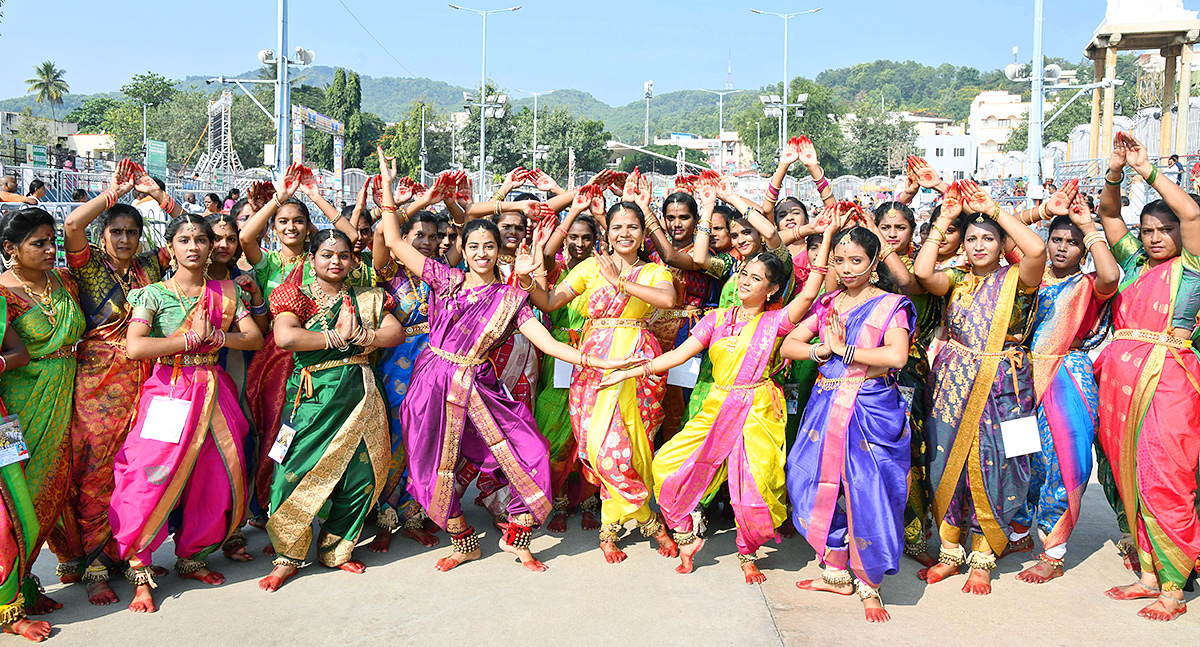 Hanumantha_20Vahana_20Tirumala_20brahmotsavam_202023_20Pics-6.jpg 6
