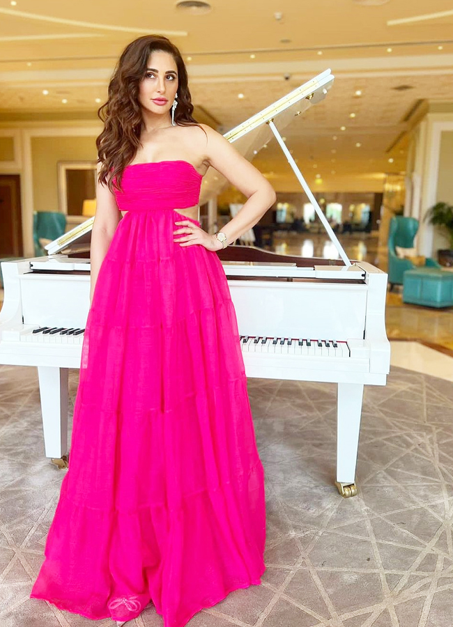 Nargis-Fakhri-27.jpg 28