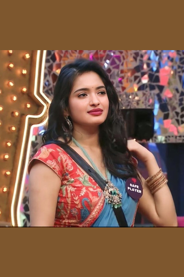 Rathika_20Rose_20BigBoss_20Telugu_207_20Stunning_20Photos_14.jpg 15
