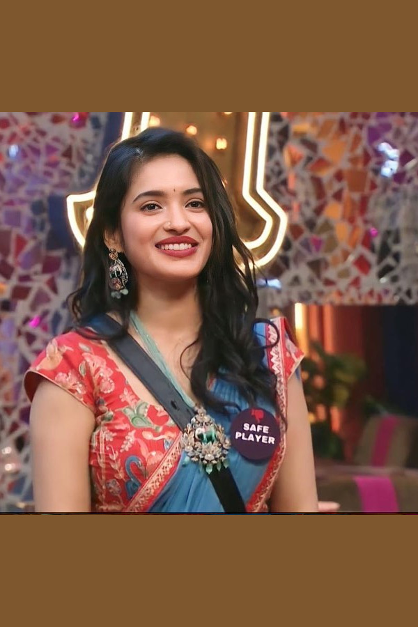 Rathika_20Rose_20BigBoss_20Telugu_207_20Stunning_20Photos_15.jpg 16