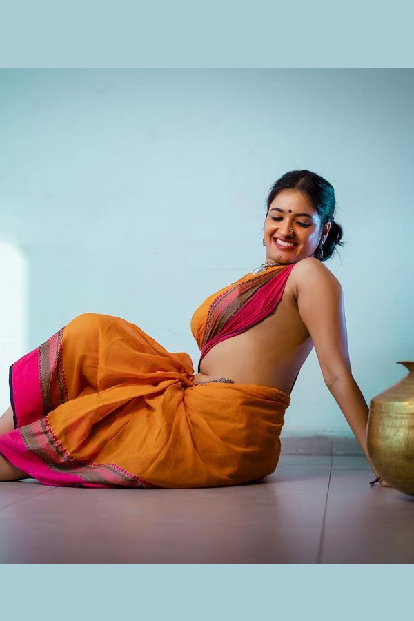 Rathika_20Rose_20BigBoss_20Telugu_207_20Stunning_20Photos_4.jpg 5