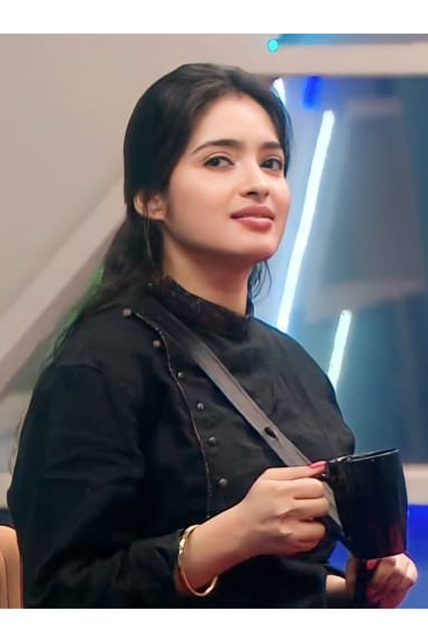 Rathika_20Rose_20BigBoss_20Telugu_207_20Stunning_20Photos_8.jpg 9