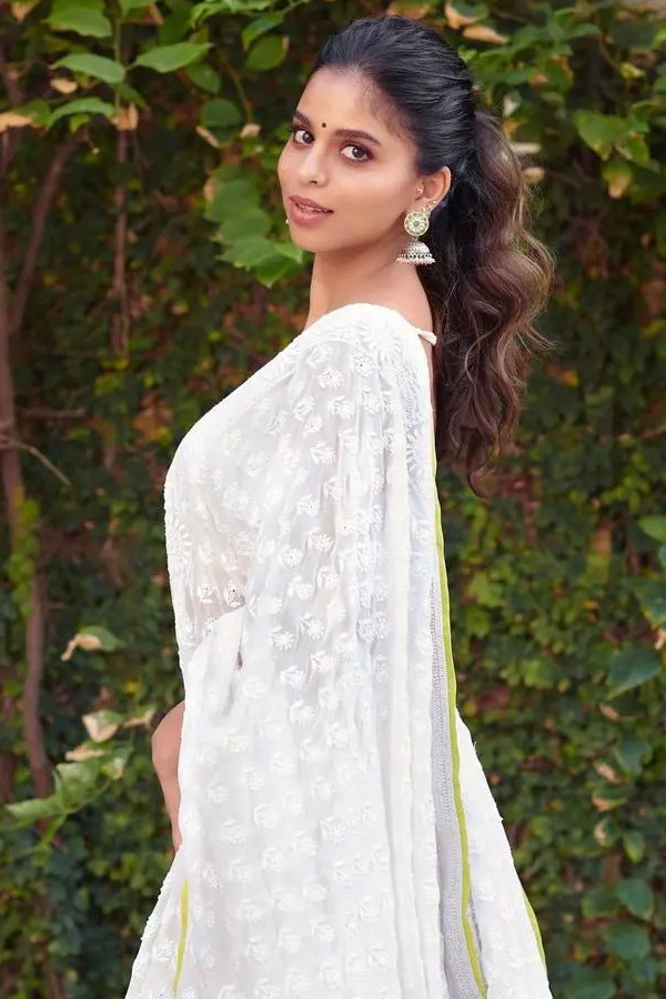 Shahrukh_20Khans_20Daughter_20suhana_20khan_20Stills_11.jpg 12