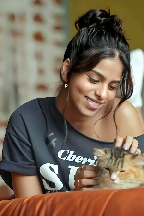 Shahrukh_20Khans_20Daughter_20suhana_20khan_20Stills_14.jpg 15