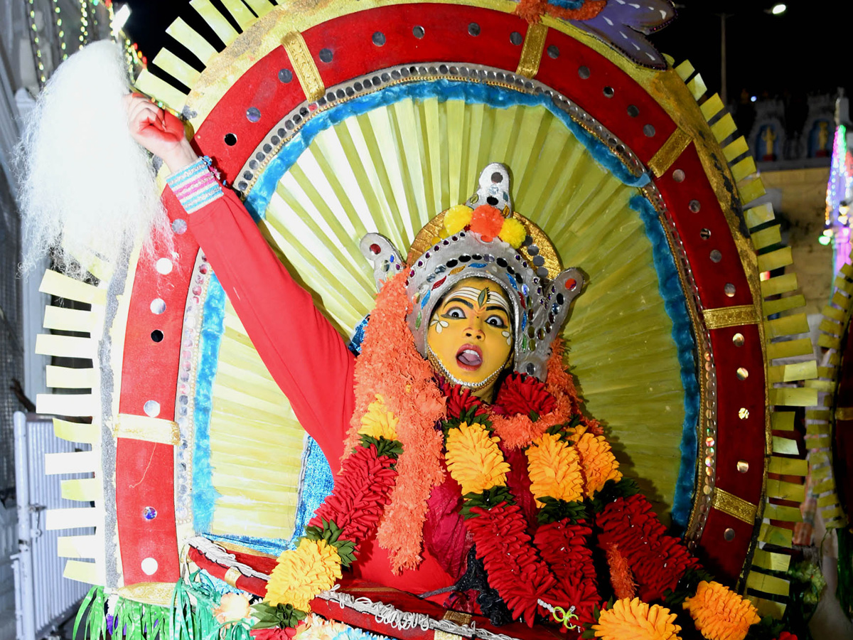 Tirumala_20Srivari_20Navaratri_20Brahmotsavam_202023_20-_20Pushpaka_20Vimanam_20Photos_8.jpg 15