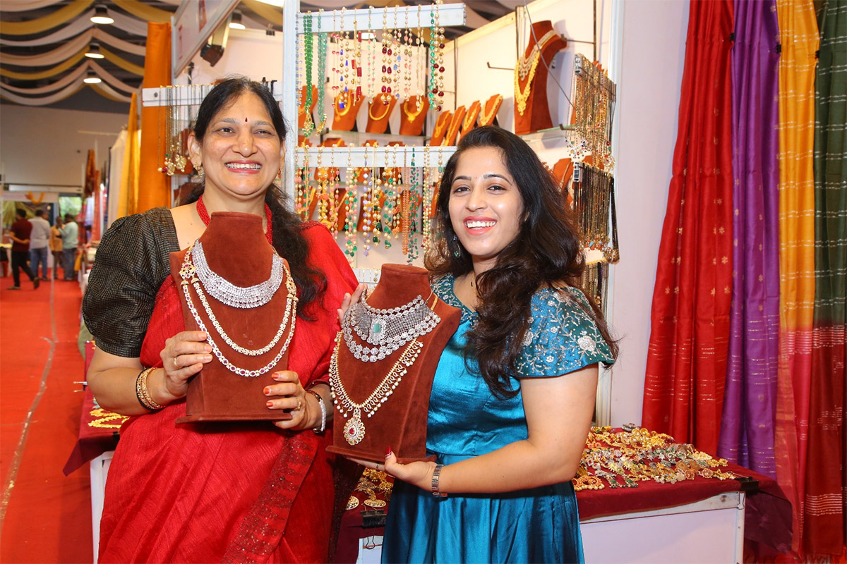 sarees_20exhibition_20in_20hyderabad-4.jpg 4
