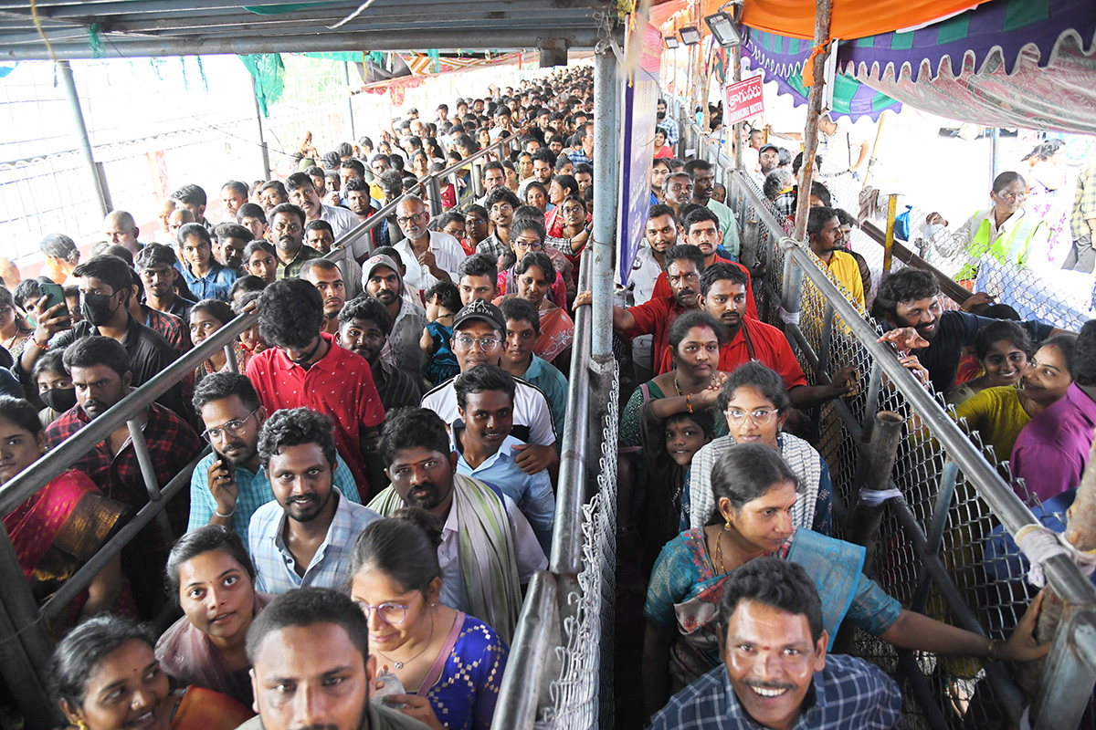Navaratri_202023_20Celebrations_20at_20Vijayawada_20Photos-17.jpg 16