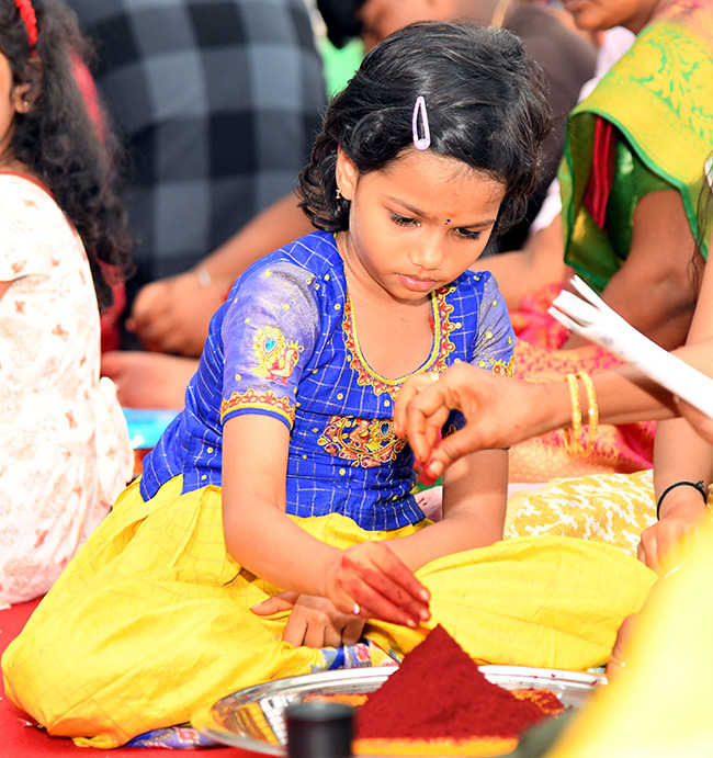 Navaratri_202023_20Celebrations_20at_20Vijayawada_20Photos-20.jpg 18