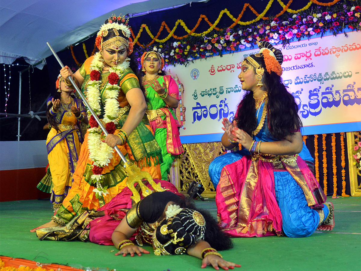 Navaratri_202023_20Celebrations_20at_20Vijayawada_20Photos-26.jpg 24