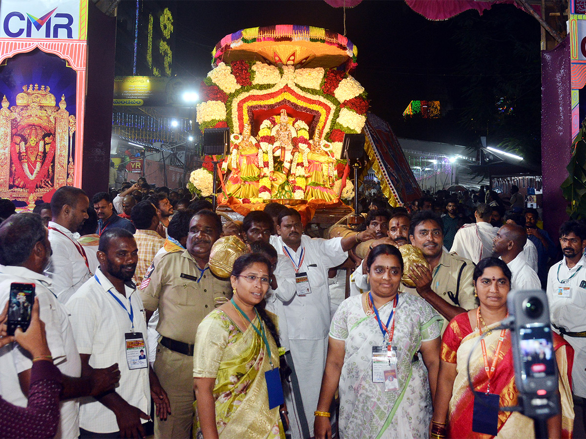 Navaratri_202023_20Celebrations_20at_20Vijayawada_20Photos-3.jpg 3