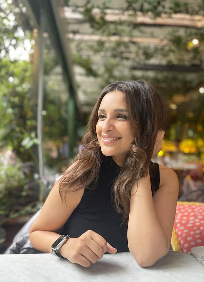 Parineeti-chopra-3_0.jpg 4
