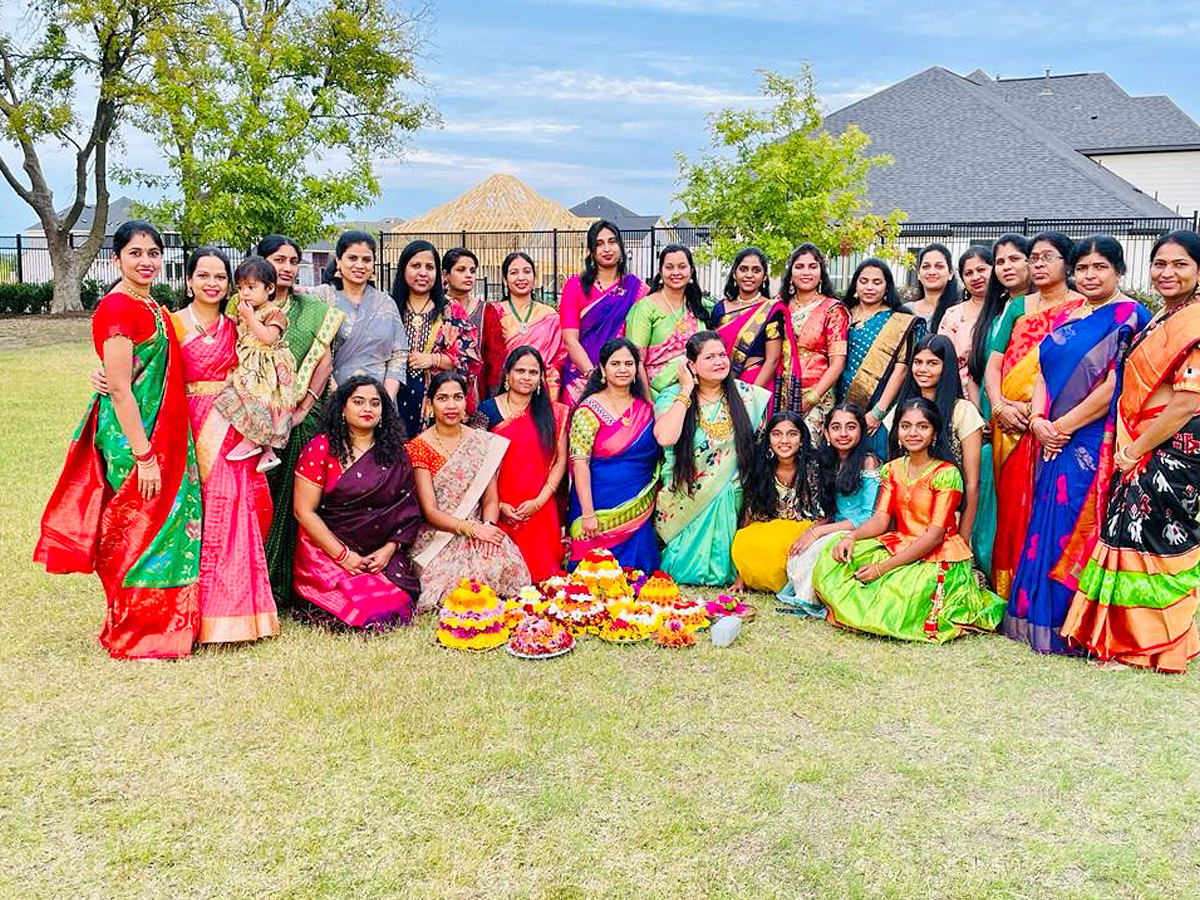 saddula_20bathukamma_20CeleBrations_20in_20Telangana_20Photos29.jpg 2