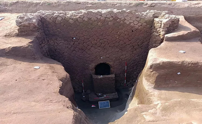 tomb.jpg
