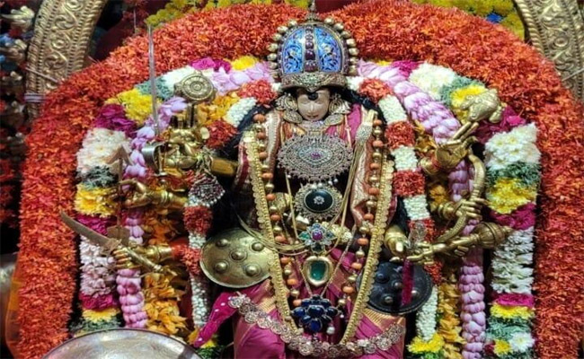 meenakshi.jpg