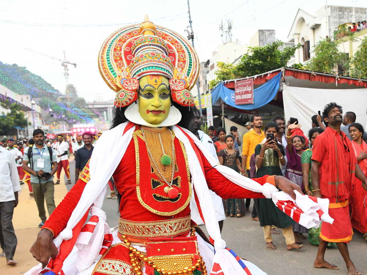 Sri_20Kanaka_20Durga_20and_20Malleswara_20Swami_20in_20Hamsa_20Vahanam_20photos_20.jpg 18