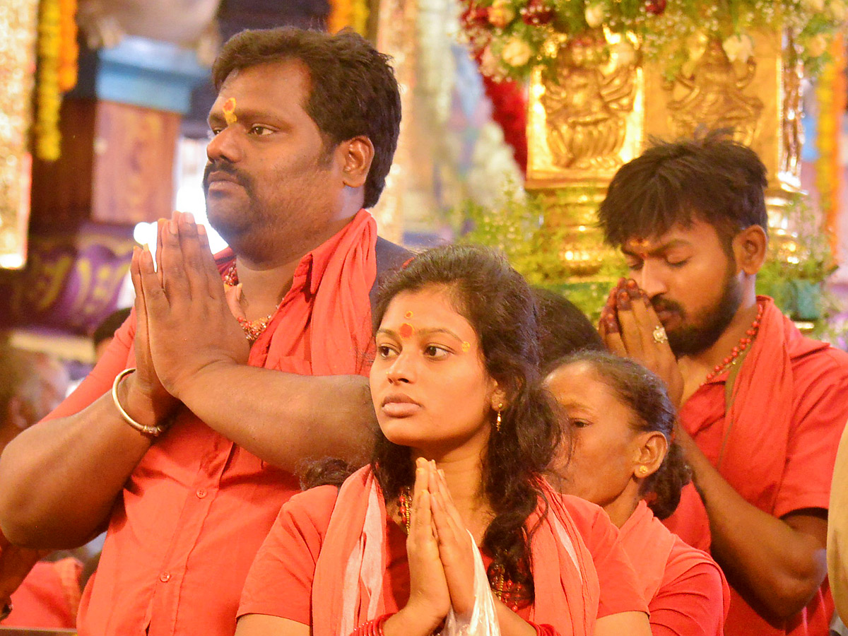 Sri_20Kanaka_20Durga_20and_20Malleswara_20Swami_20in_20Hamsa_20Vahanam_20photos_29.jpg 27