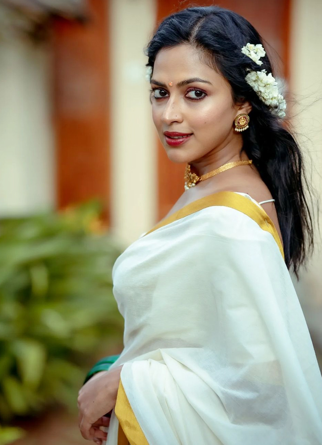 Amala-Paul-13.jpg 14