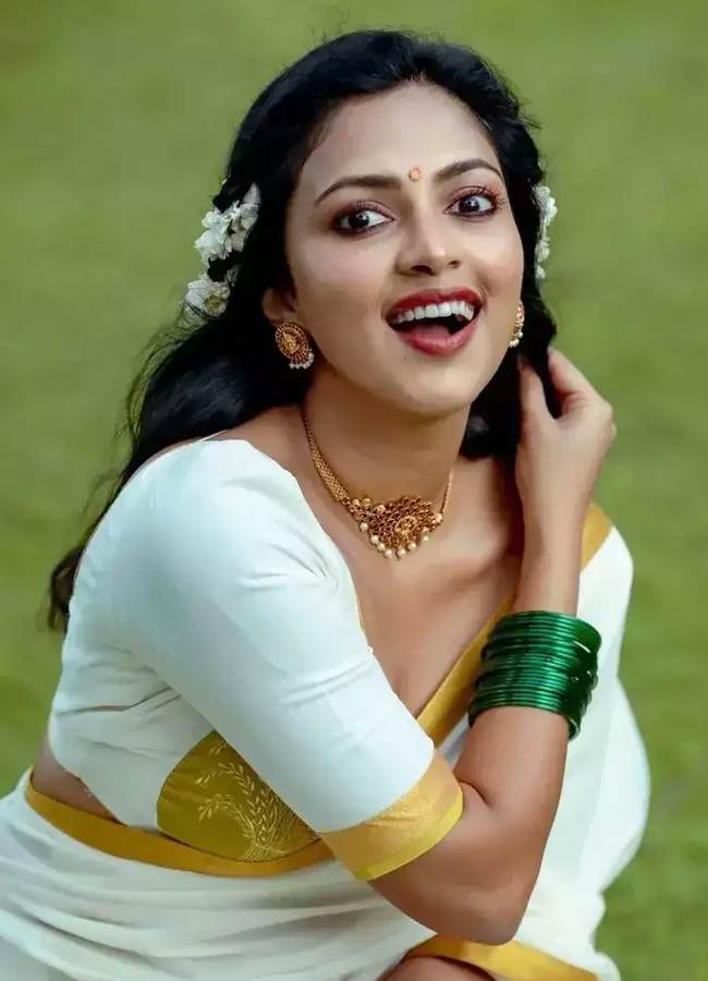 Amala-Paul-2.jpg 3