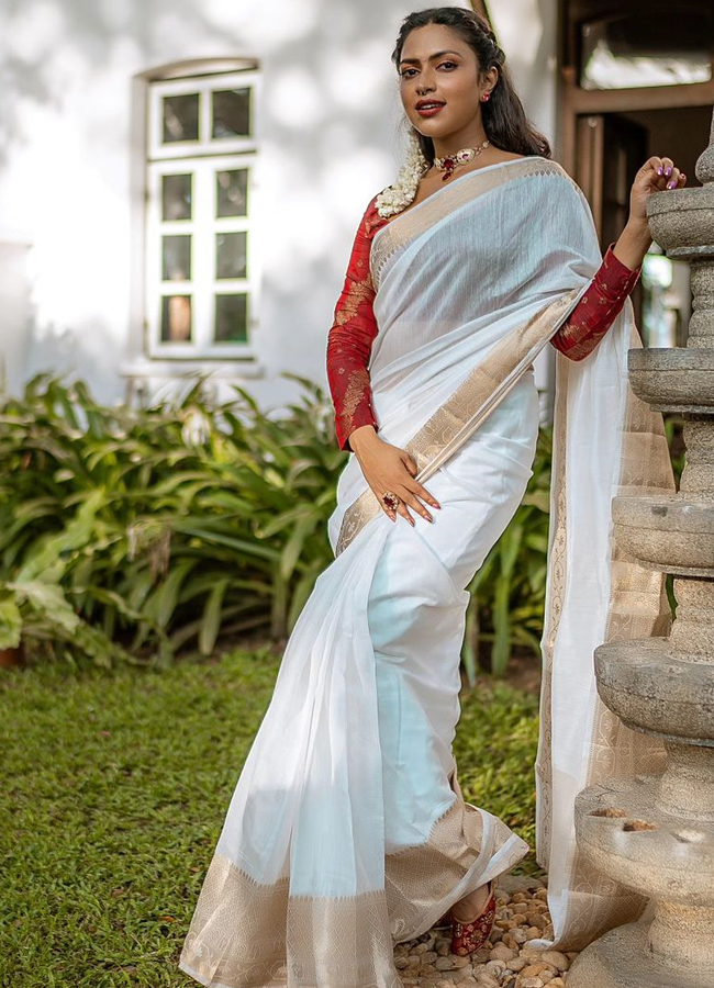 Amala-Paul-3.jpg 4