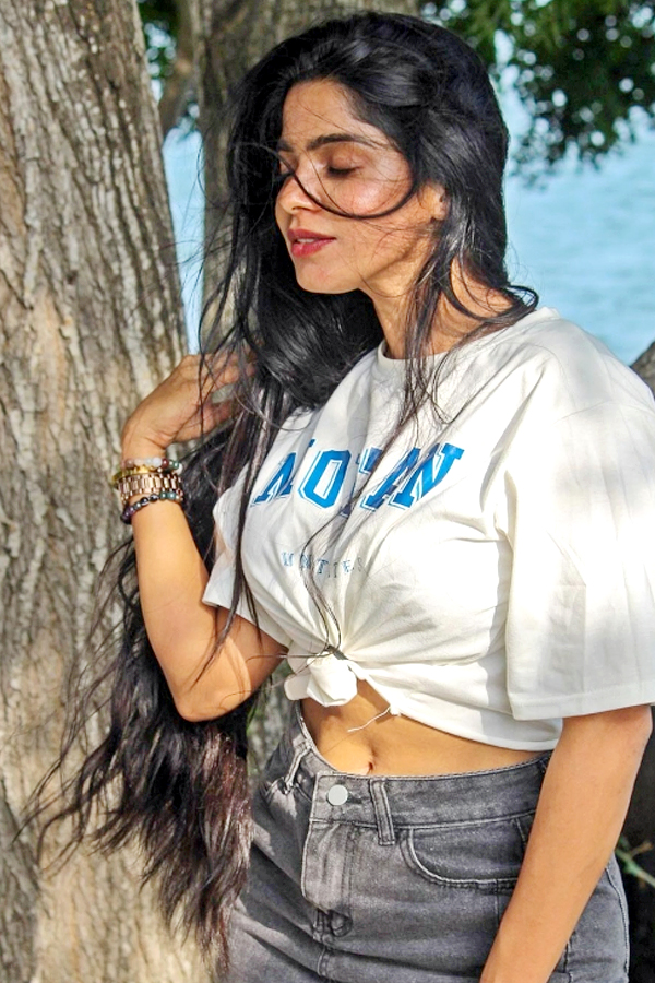 Divya-Bharathi-33.jpg 33