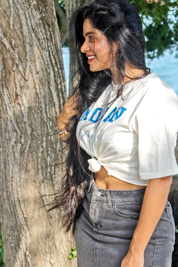 Divya-Bharathi-36.jpg 36