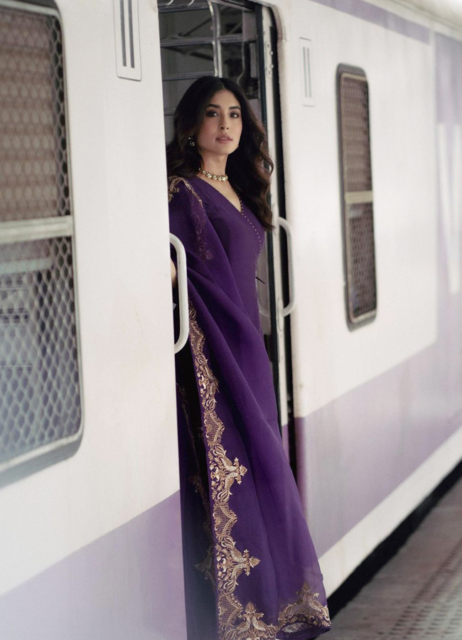 Kritika-Kamra-11.jpg 12