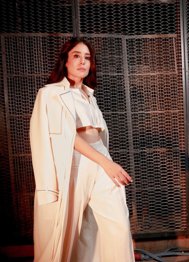 Kritika-Kamra-3.jpg 4