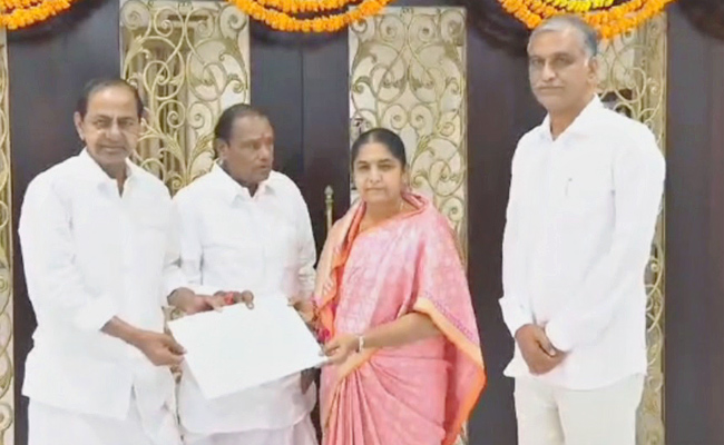 kcr-suneetha.jpg